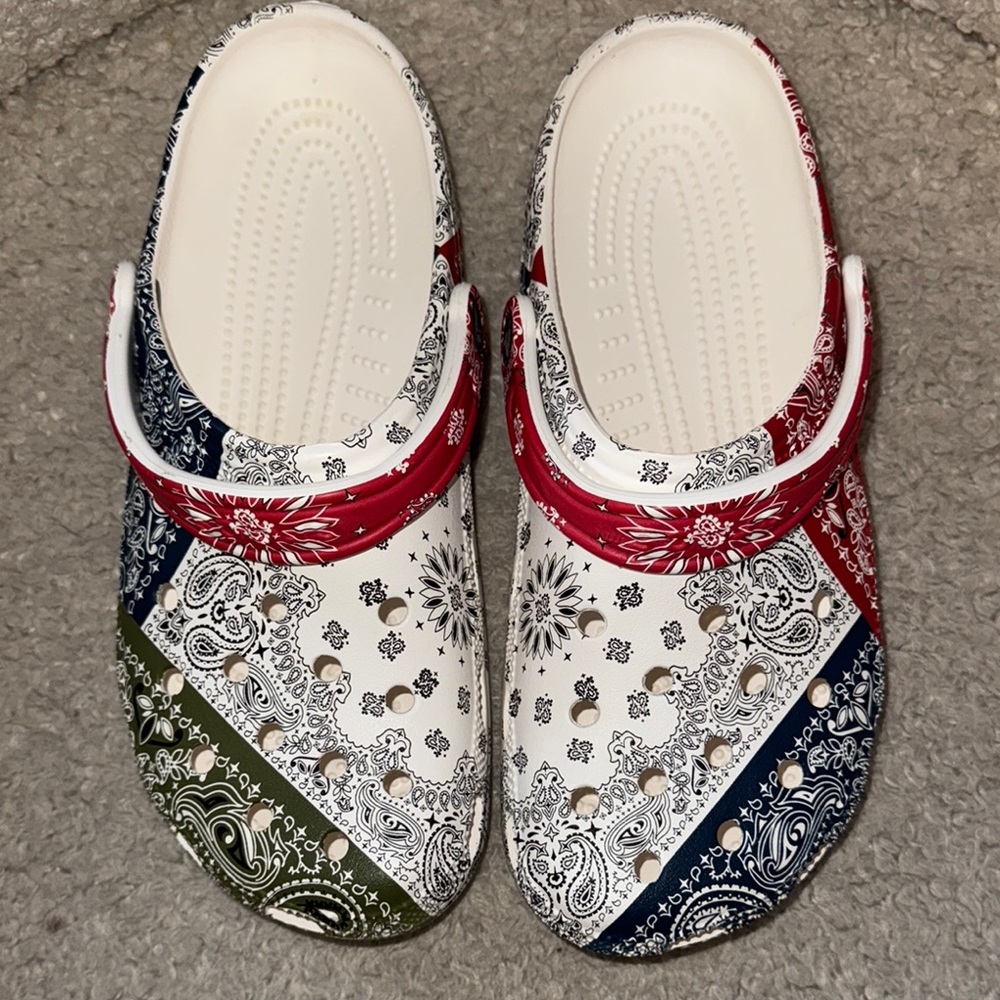 CROCS Multicolor Bandana Print Clogs